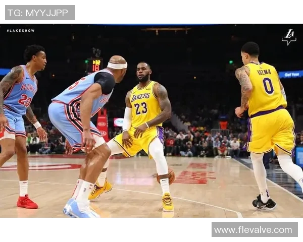 湖人对阵老鹰精彩瞬间回顾与赛场照片分享 湖人对阵老鹰精彩瞬间回顾与赛场照片分享