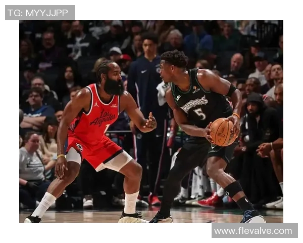 火箭队与快船队球员数据对比分析揭示比赛胜负关键因素