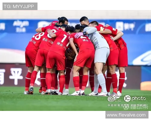 卓尔与建业激战正酣现场比分实时更新精彩瞬间回顾